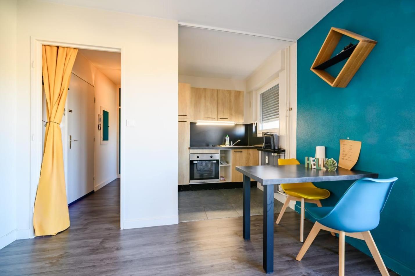 Cosy Avec Balcon Avec Parking Gratuit Proche Centre Sportif Et De La Route Des Vins Alsace