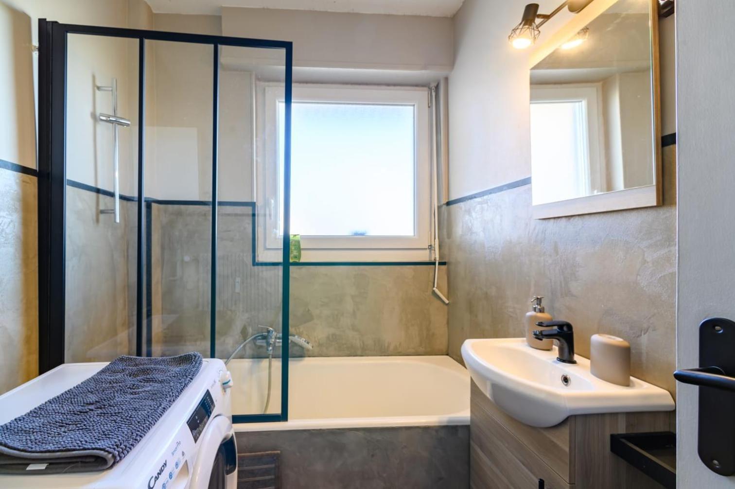 Cosy Avec Balcon Avec Parking Gratuit Proche Centre Sportif Et De La Route Des Vins Alsace Apartamento *